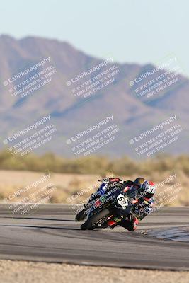 media/Dec-07-2025-CVMA (Sun) [[3e7d2de5dc]]/Race 16-Formula Middleweight/